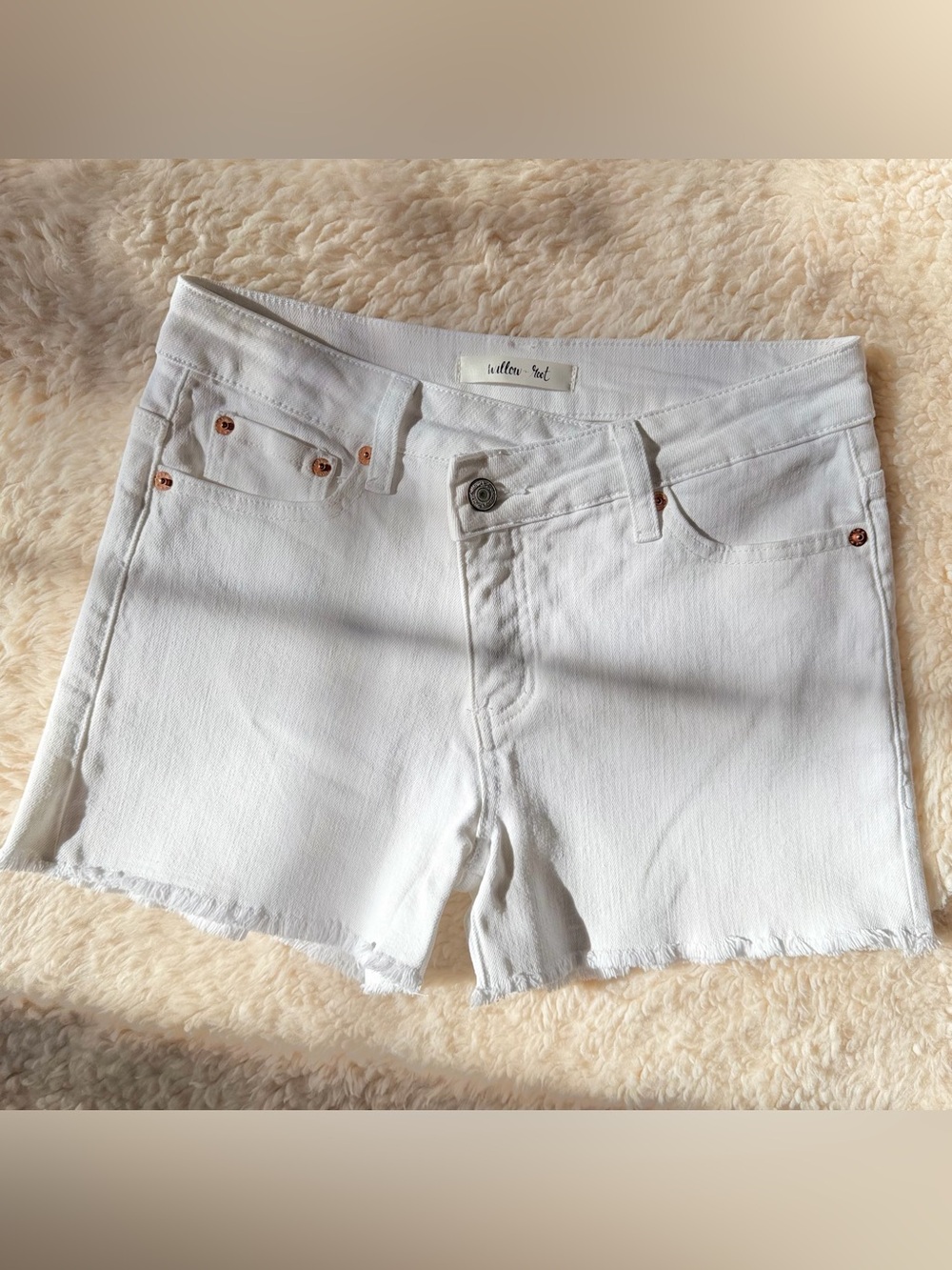Willow + Root Cross Waist Mid-Rise Denim Frayed Cut Off Jean Shorts Women’s 26